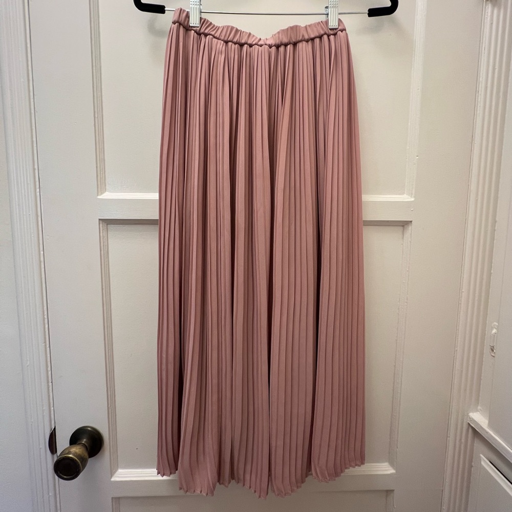 Dusty rose midi skirt.